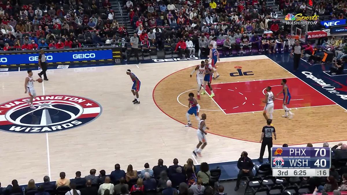 布克中距离得分艺术:三分时代最纯粹得分手的技术密码